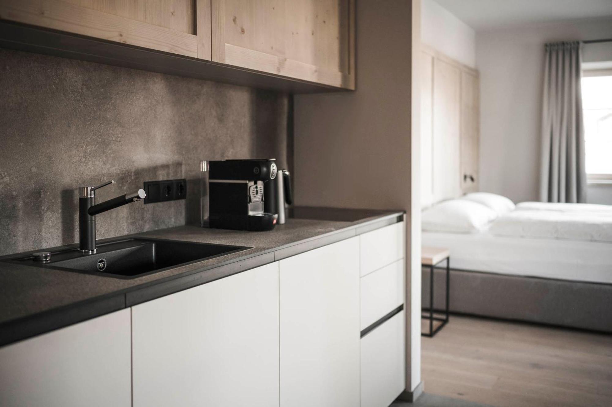 Hofergut Suites & Apartments Riscone Kültér fotó
